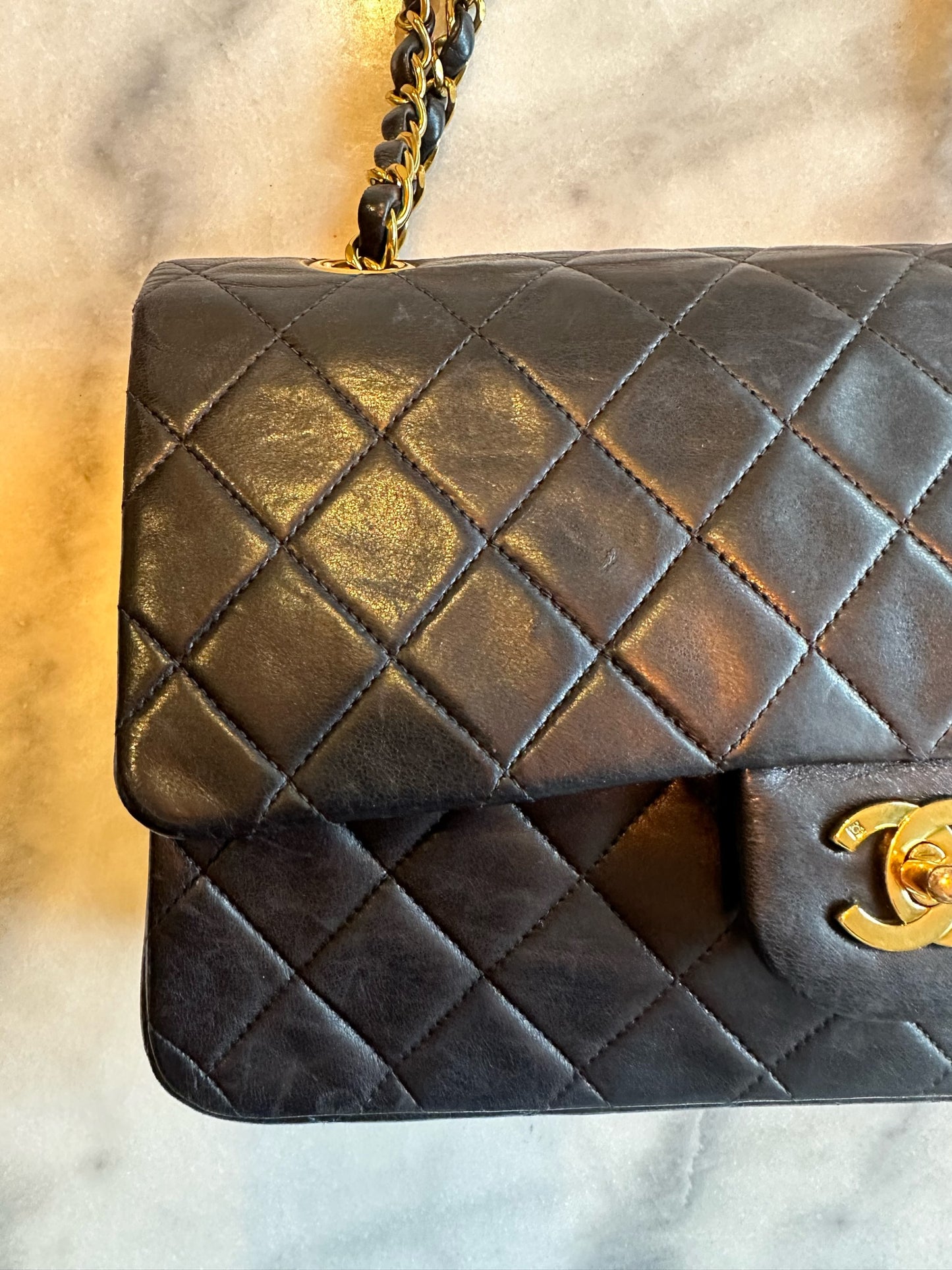 Medium classic flap bag