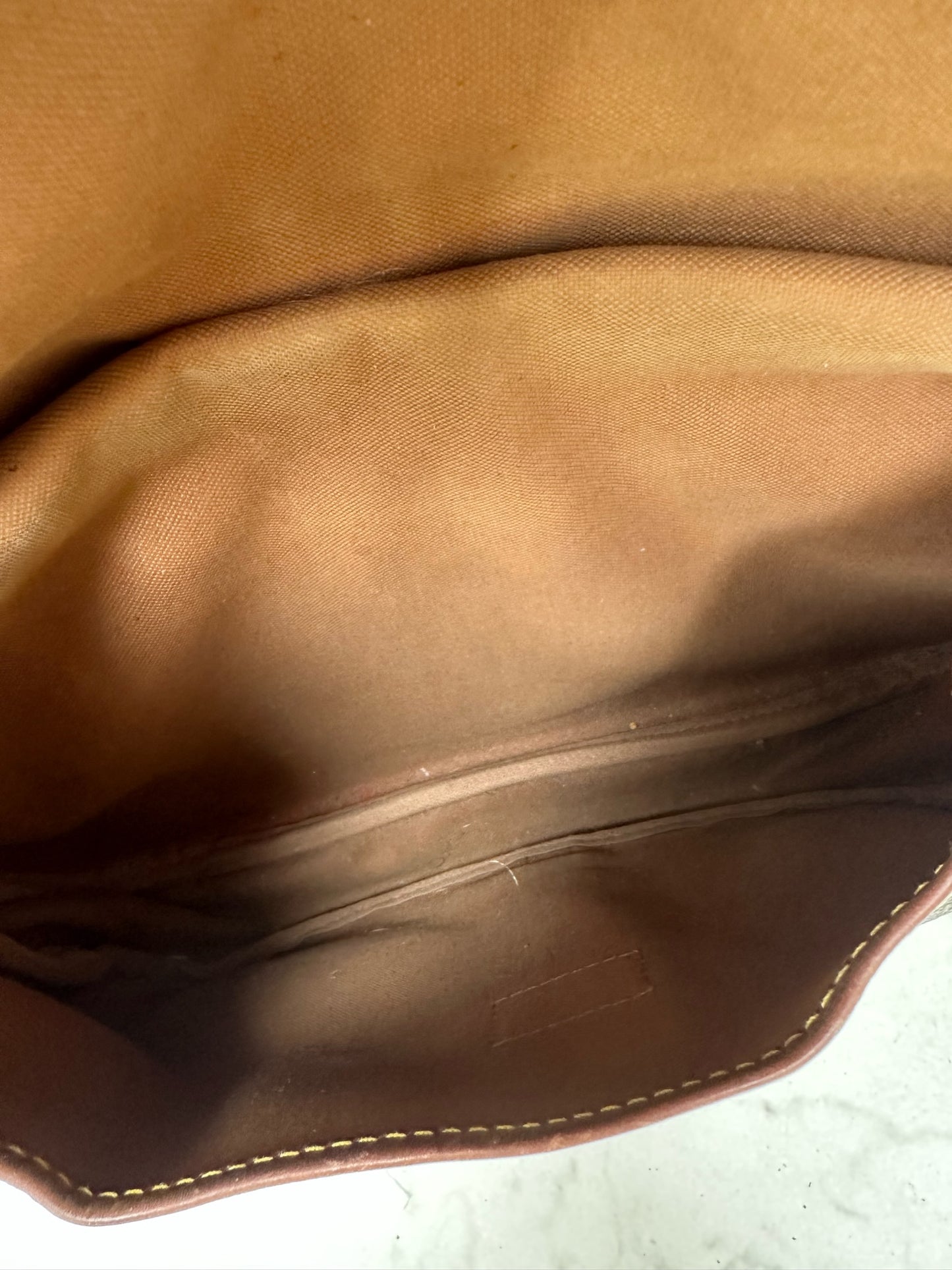 Saumur bag