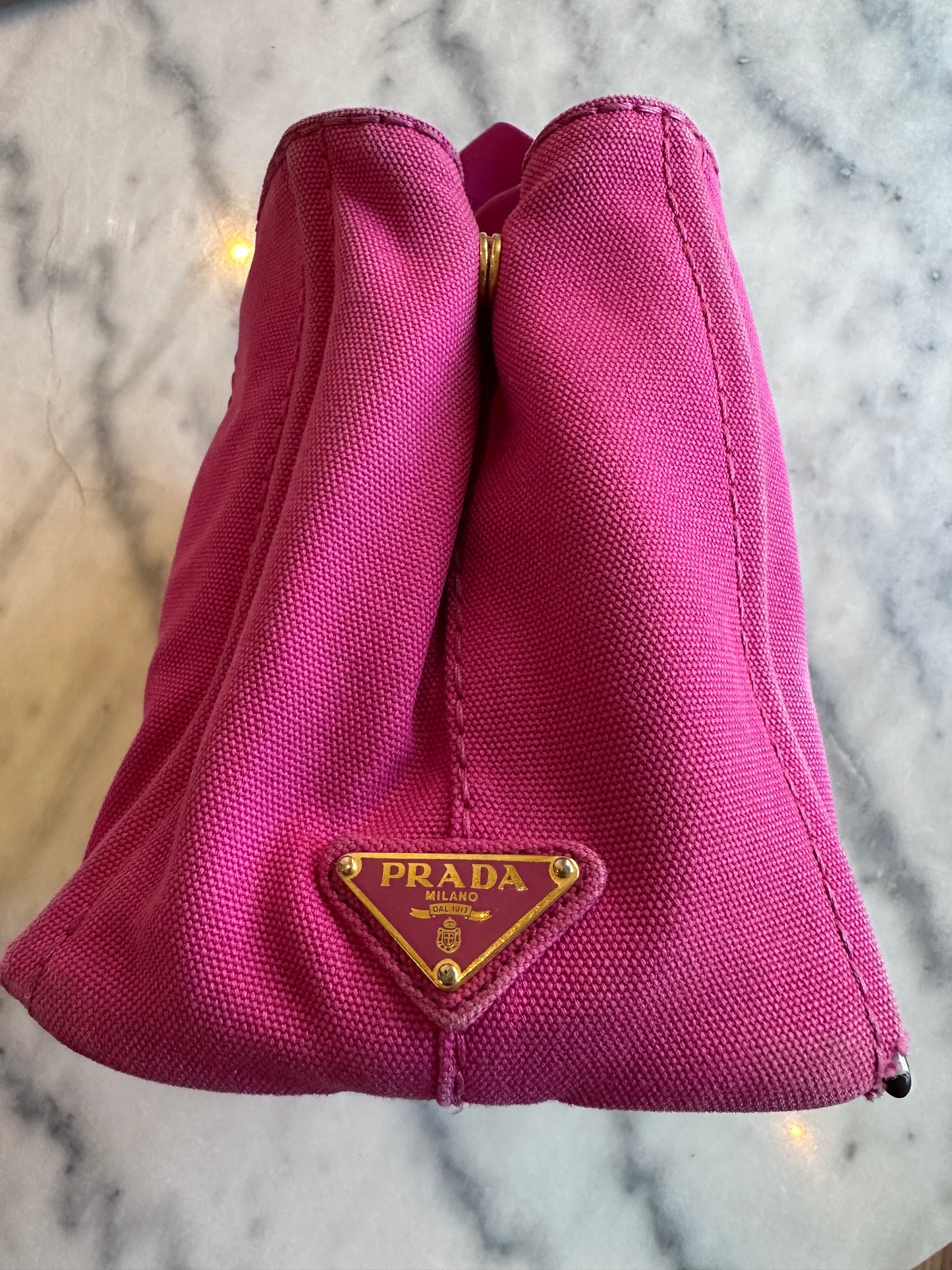Prada canapa