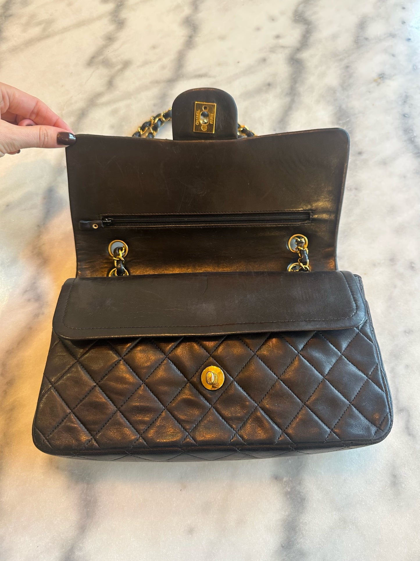 Medium classic flap bag