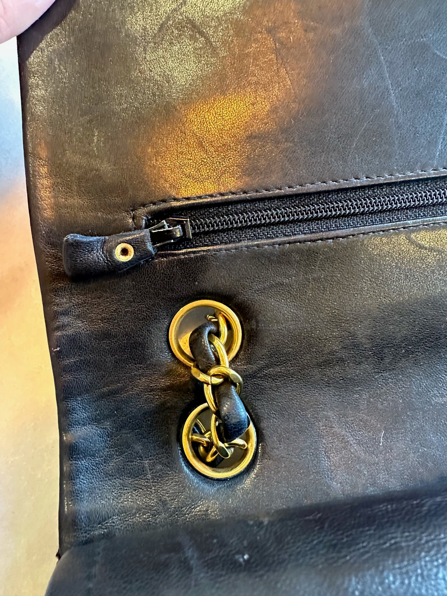 Medium classic flap bag