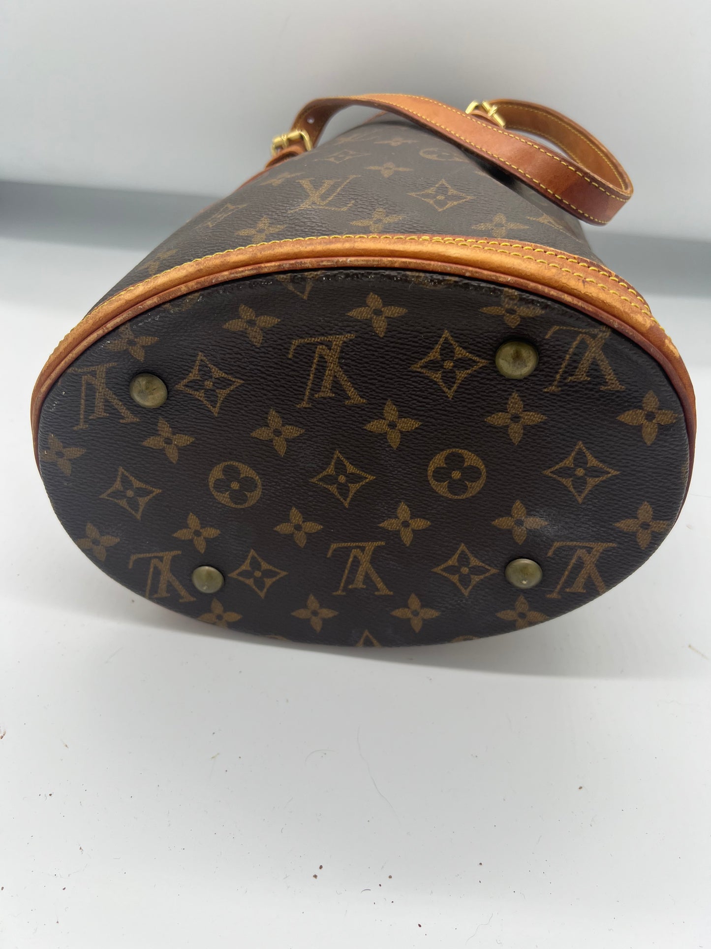 Bucket bag