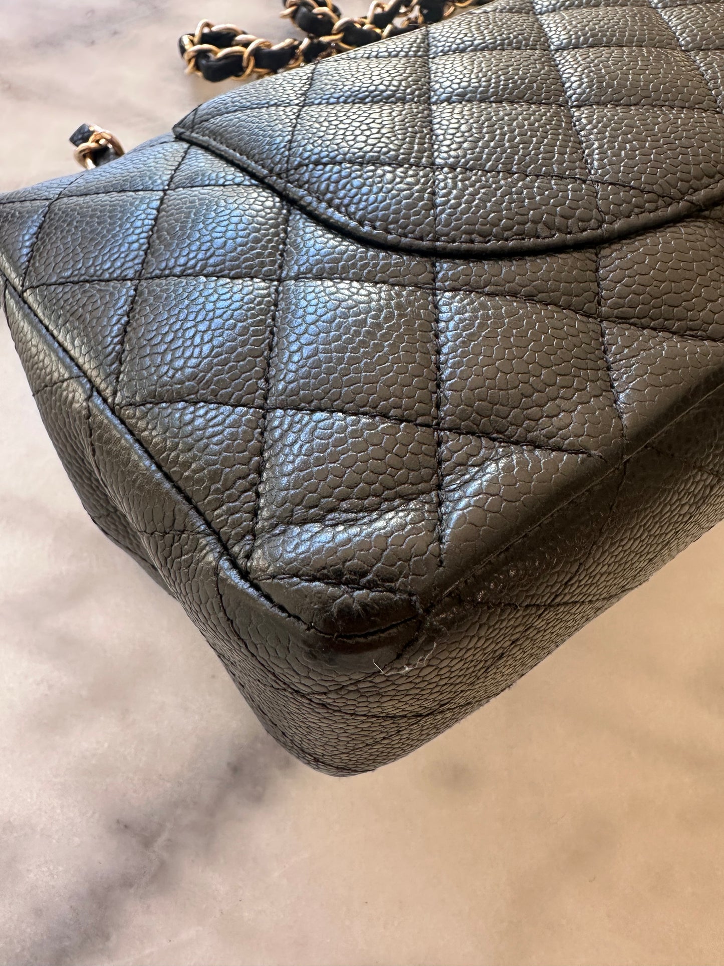 Chanel classic flap caviar