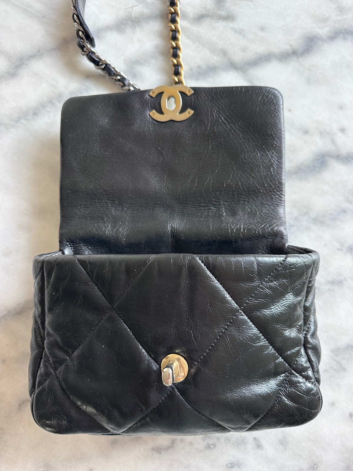 Chanel 19 full flap