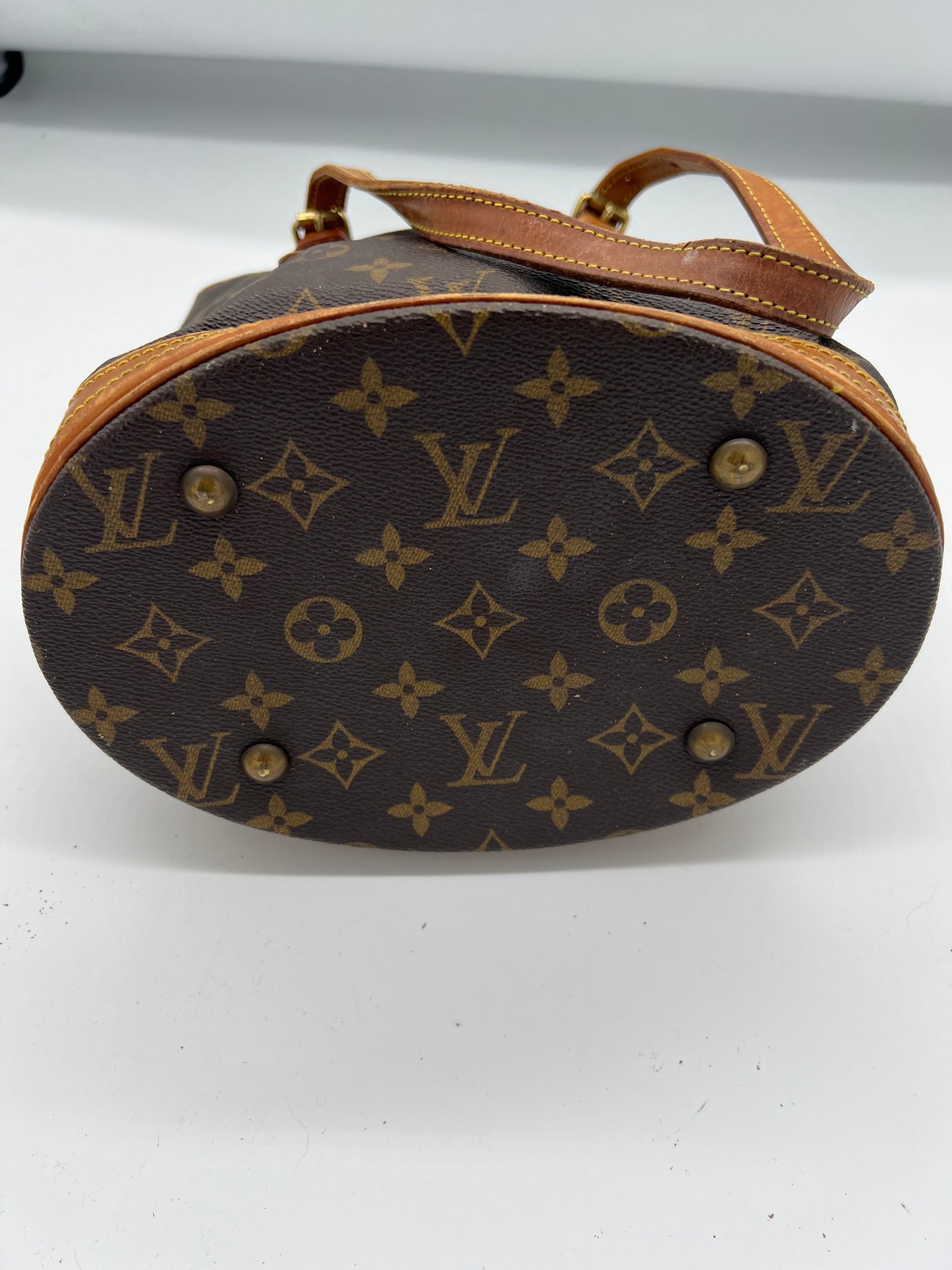 Bucket bag