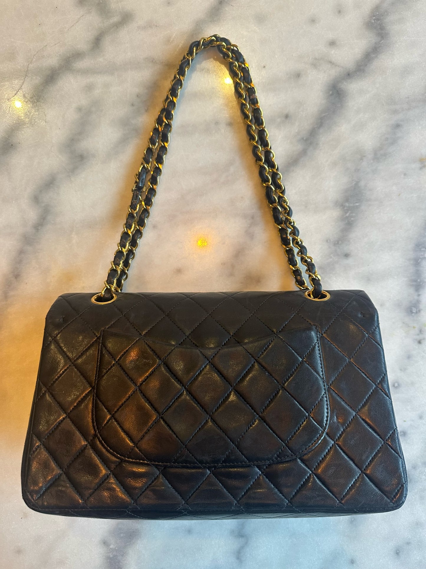 Medium classic flap bag