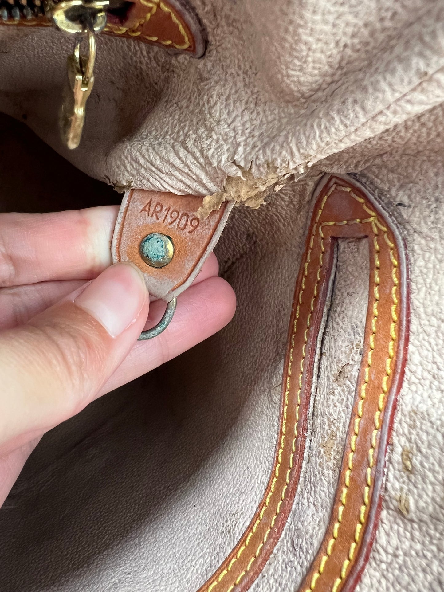 Bucket bag