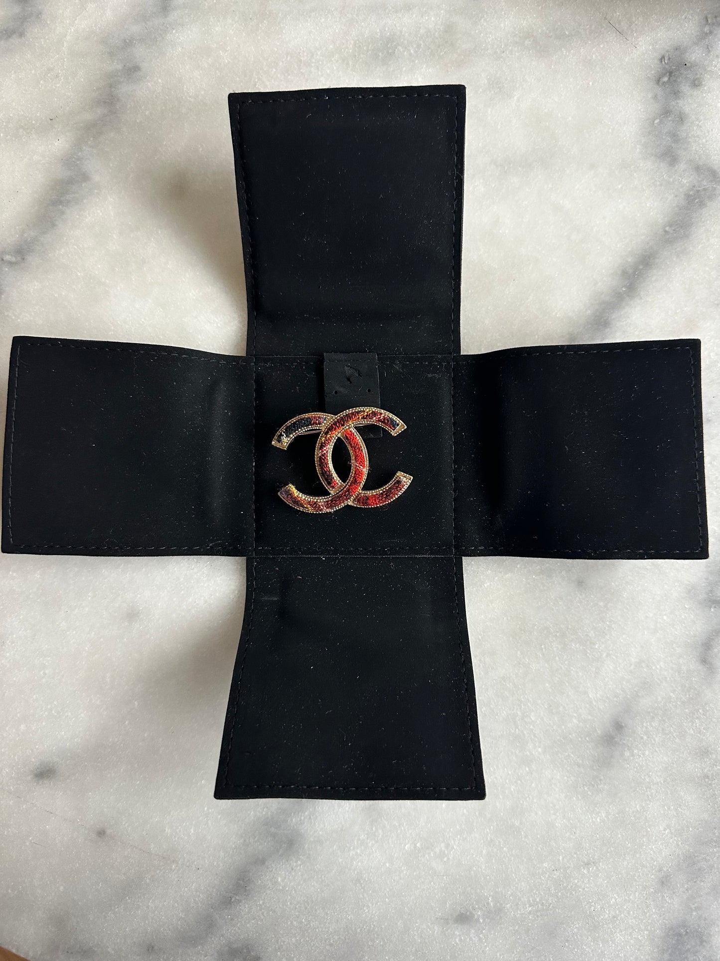 Chanel broche