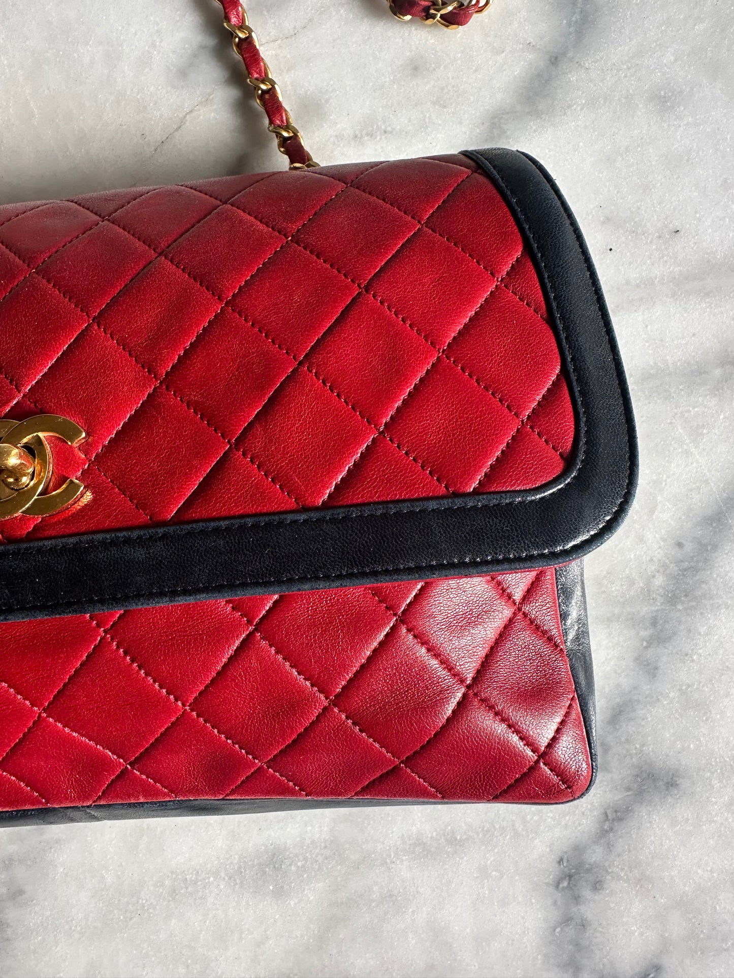 Chanel single flap bag red and black