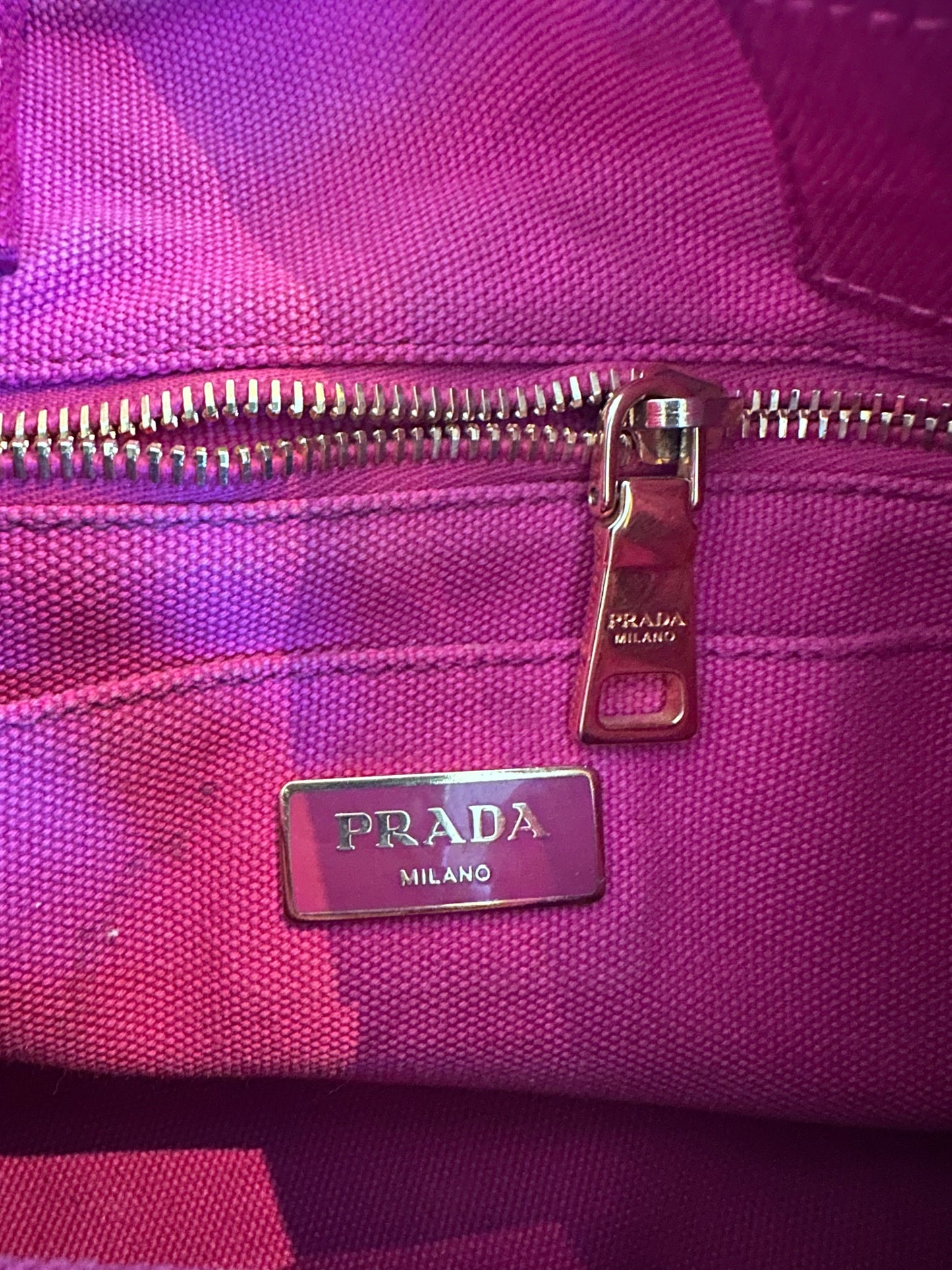 Prada canapa