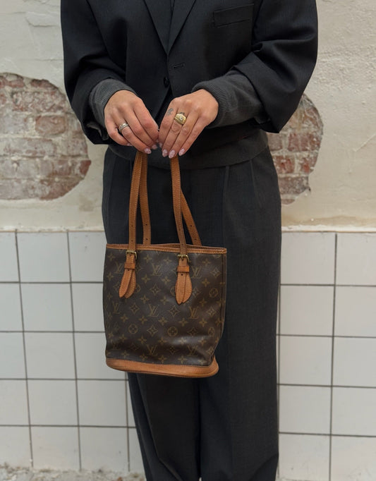Bucket bag