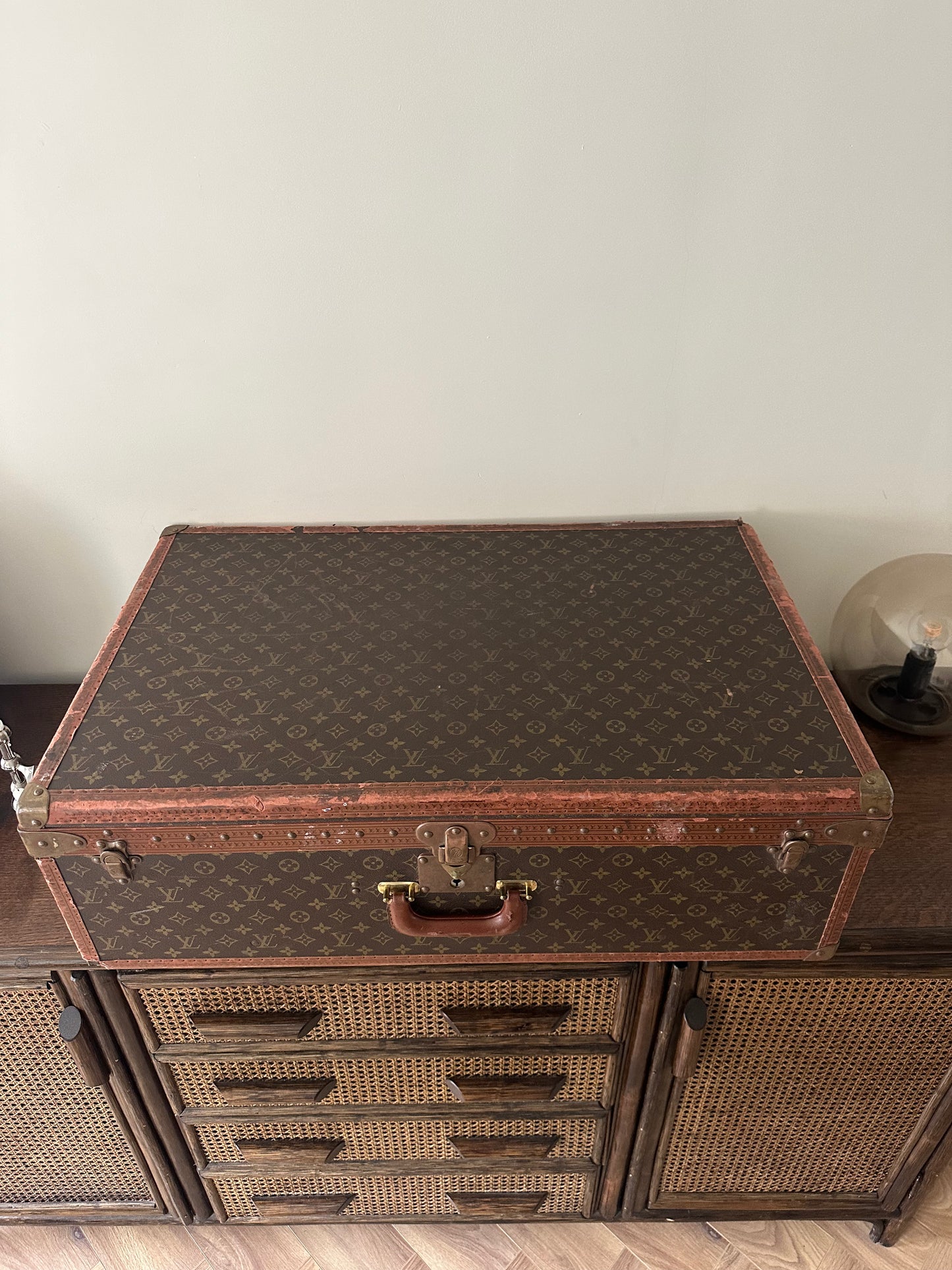 Leather travel bag