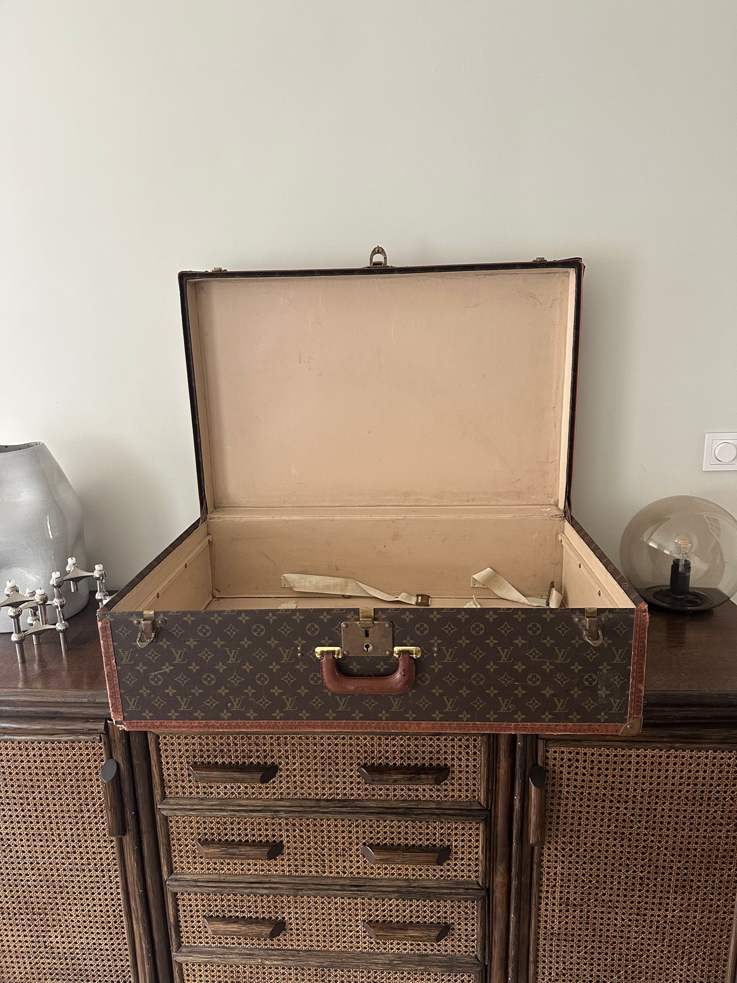 Leather travel bag