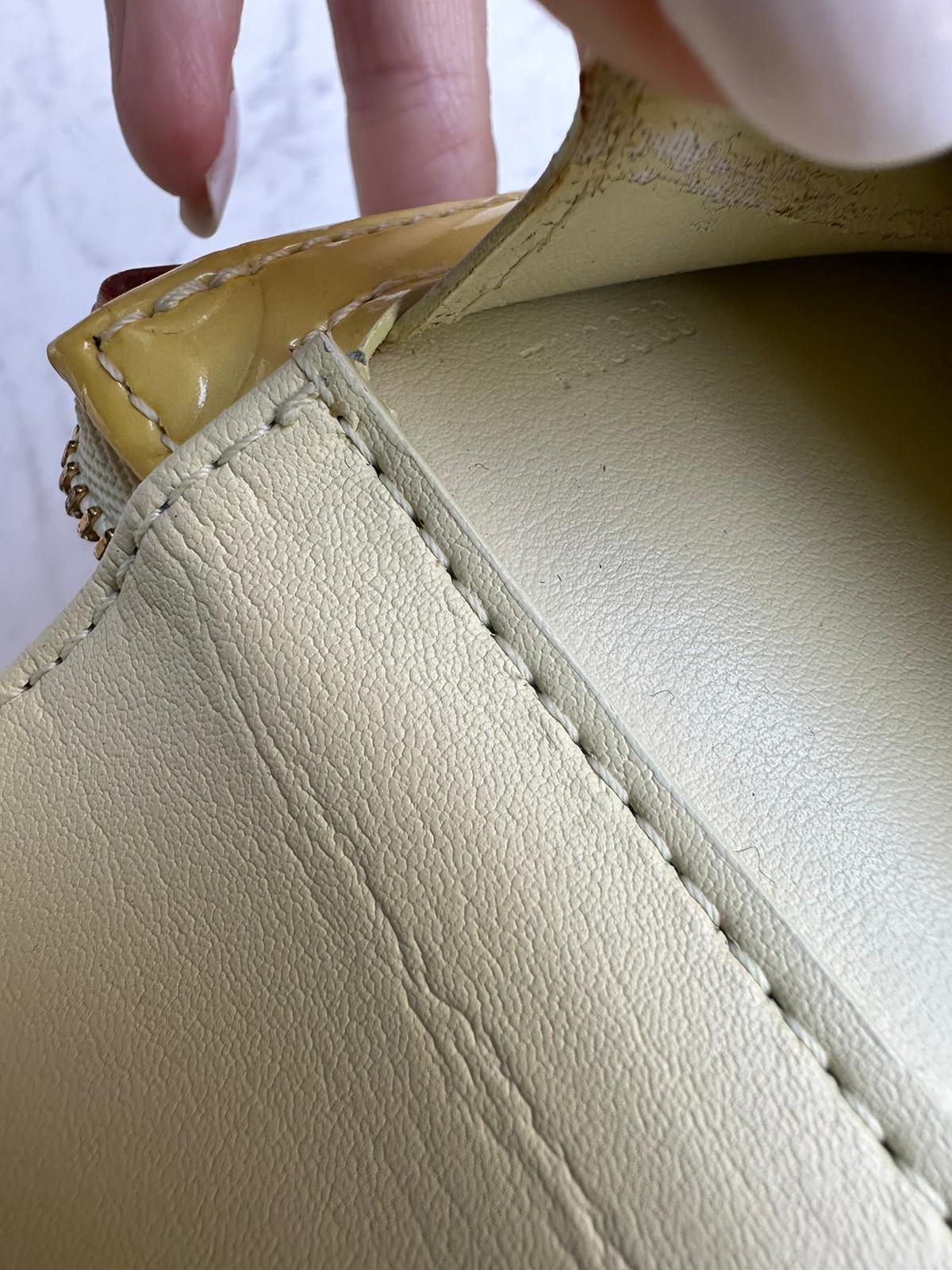 Vintage mott vernis bag