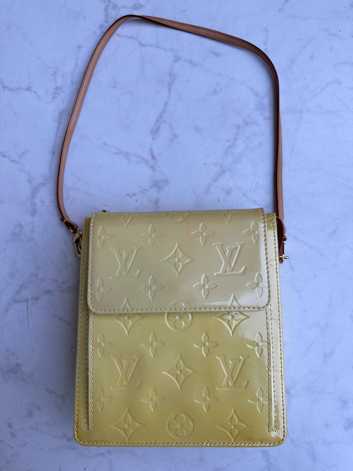 Vintage mott vernis bag