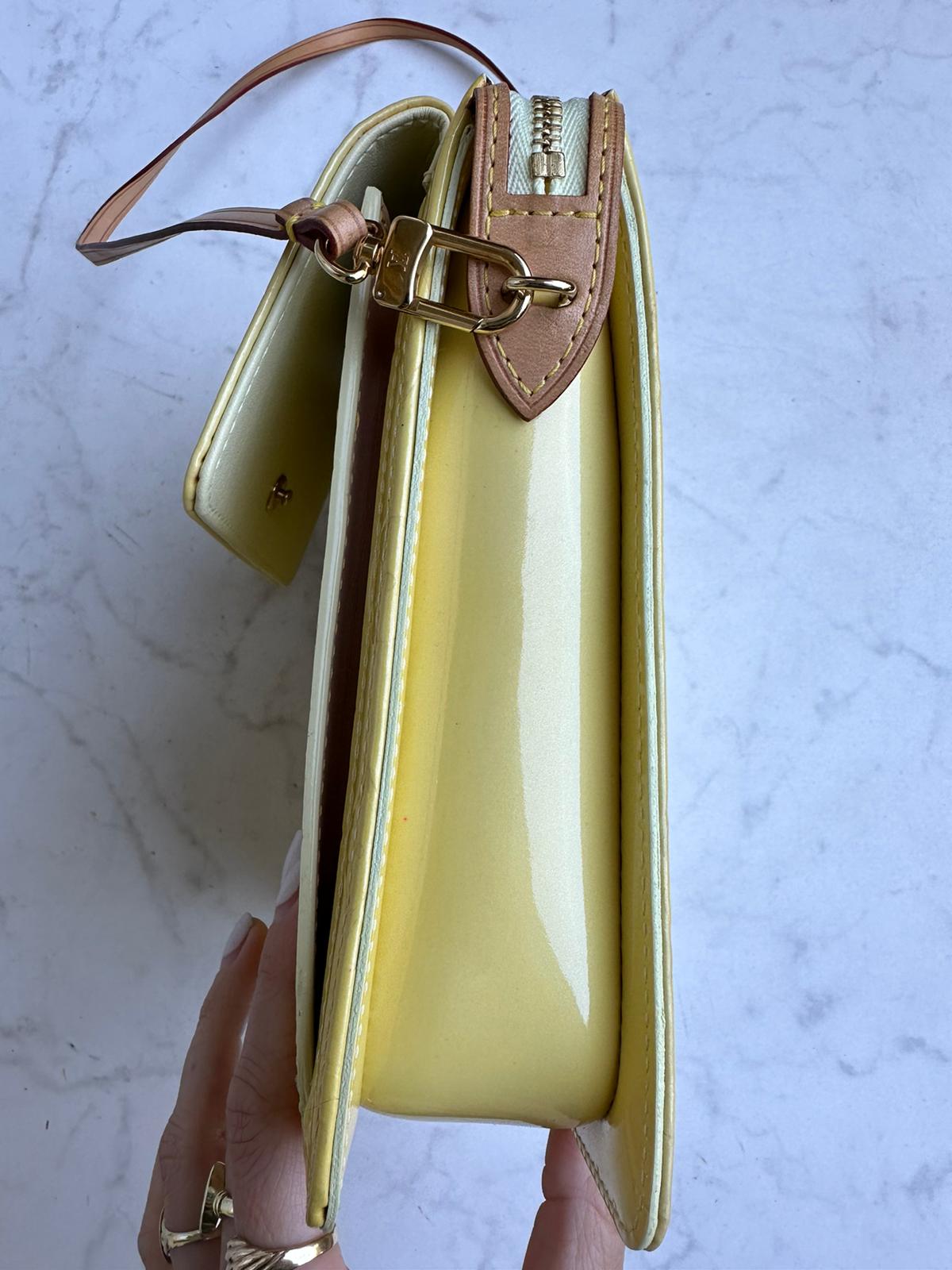Vintage mott vernis bag