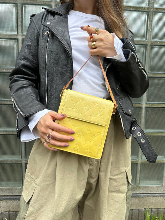 Vintage mott vernis bag