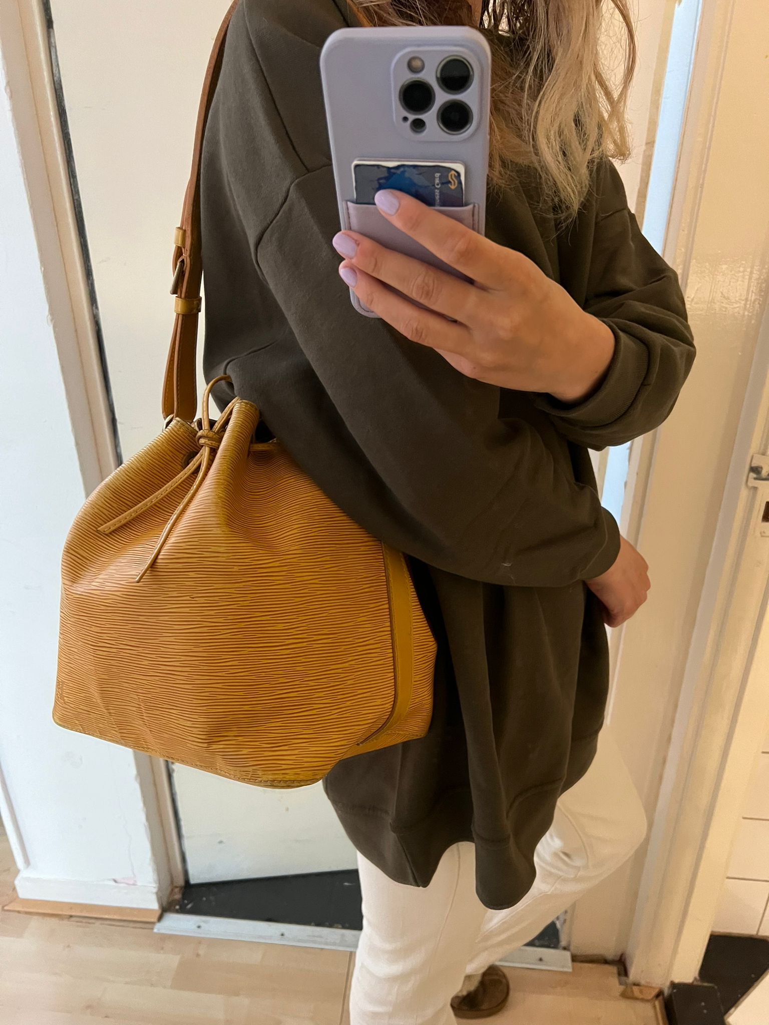 Louis Vuitton Vintage Noe Bucket Bag – Dina C's Fab and Funky Consignment  Boutique