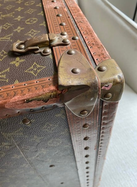 Leather travel bag