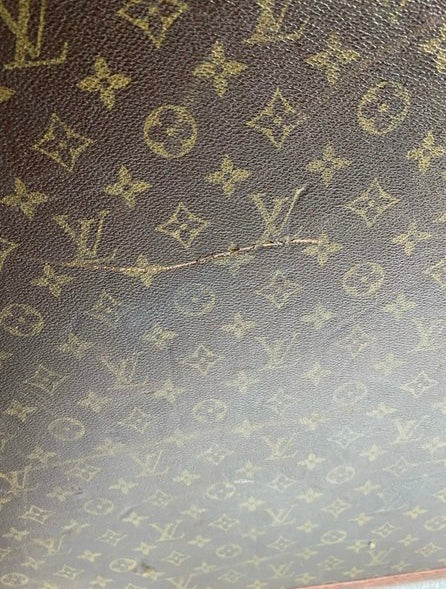 Leather travel bag