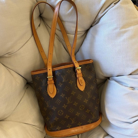 Vintage bucket bag